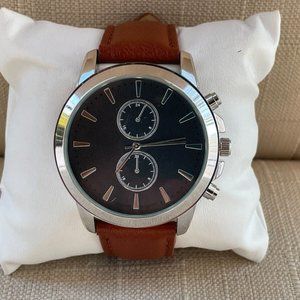 Men Wristwatch Black Face Silver Tone case Brown Band Watch